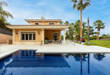 Maison avec jardin et terrasse 3