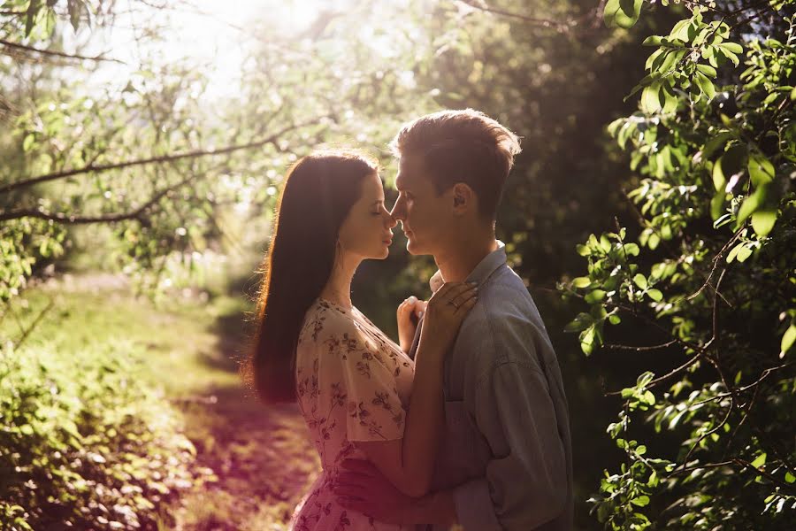 Fotógrafo de casamento Irina Makosh (p0vesne). Foto de 6 de agosto 2019