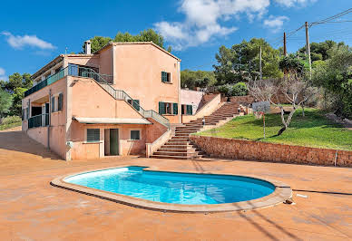 Villa with pool and terrace 3