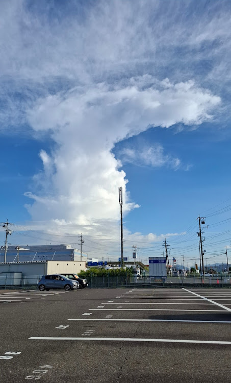スイフトスポーツの雲と愛車・雲☁️活・熱中症に注意・雨☔降ってます・おまけ付きに関するカスタム事例の投稿画像9枚目