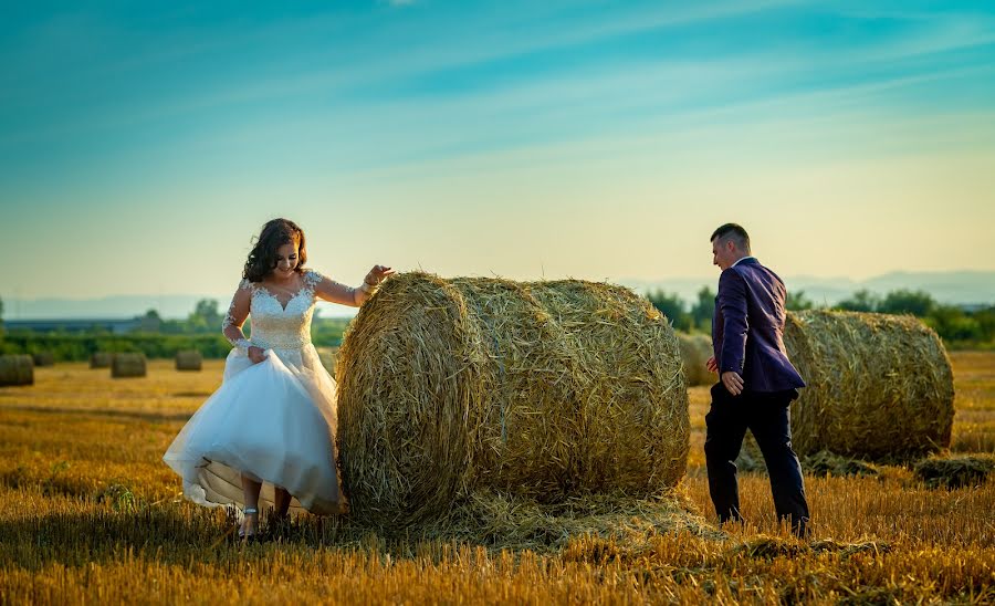 Fotógrafo de casamento Claudiu Mladin (clau). Foto de 24 de fevereiro 2022