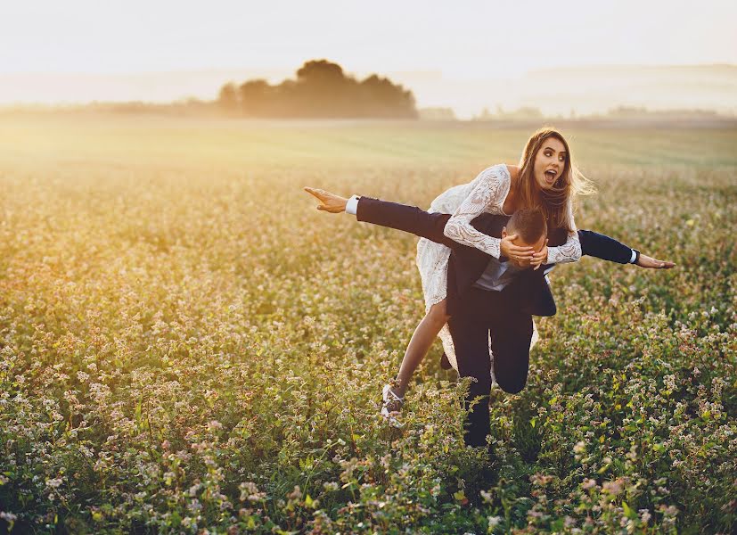 Wedding photographer Mirek Basista (fotoperla). Photo of 18 August 2023