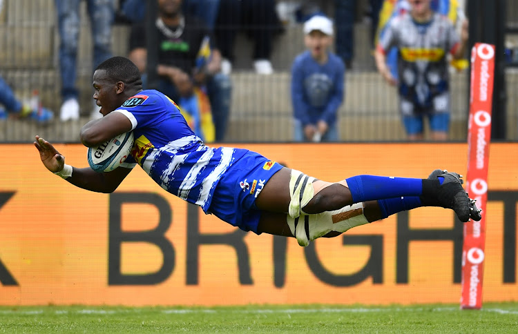 Hacjivah Dayimani, seen here scoring a try against Connacht in a URC clash in September, is likely to retain the No 8 jersey in the Stormers’ showdown with the Dragons at the Nelson Mandela Bay Stadium this weekend. Picture: GALLO IMAGES/ASHLEY VLOTMAN