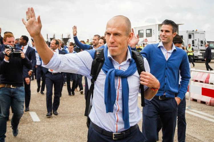 Warm onthaal voor Oranje bij landing op Nederlandse bodem