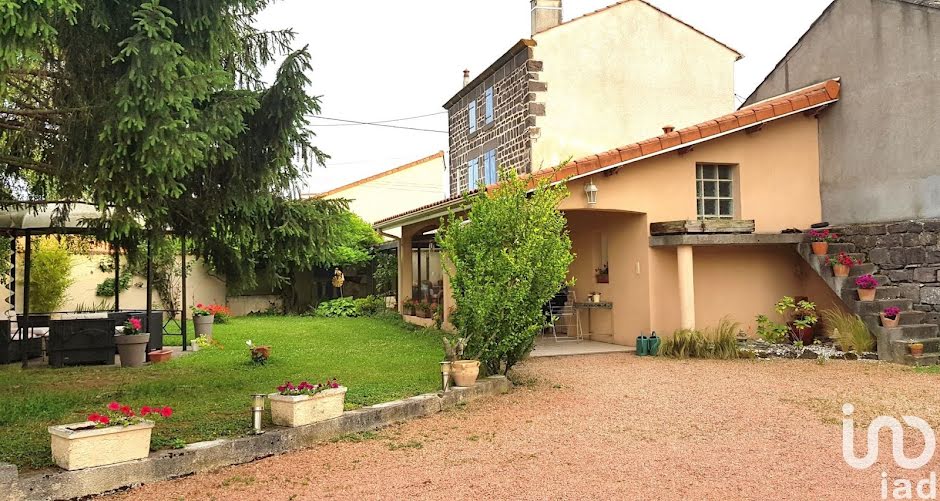 Vente maison 6 pièces 130 m² à Lussat (63360), 265 000 €