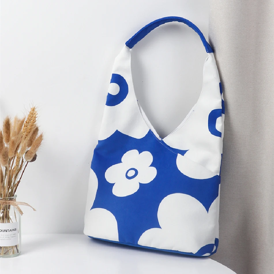 Sac de seau portable bleu Klein, grande capacité en toile. Idéal pour transporter tout, parfait pour le quotidien, les voyages et les courses.