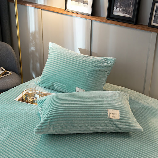 Title 2, Magic velvet pillowcase for a luxurious and smo...