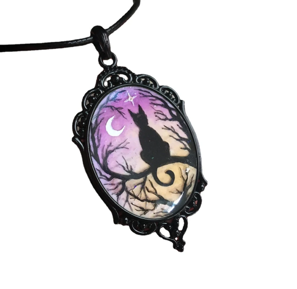 Pendentif en résine de chat étoilé antique, un bijou unique et élégant pour un look mystique et captivant.