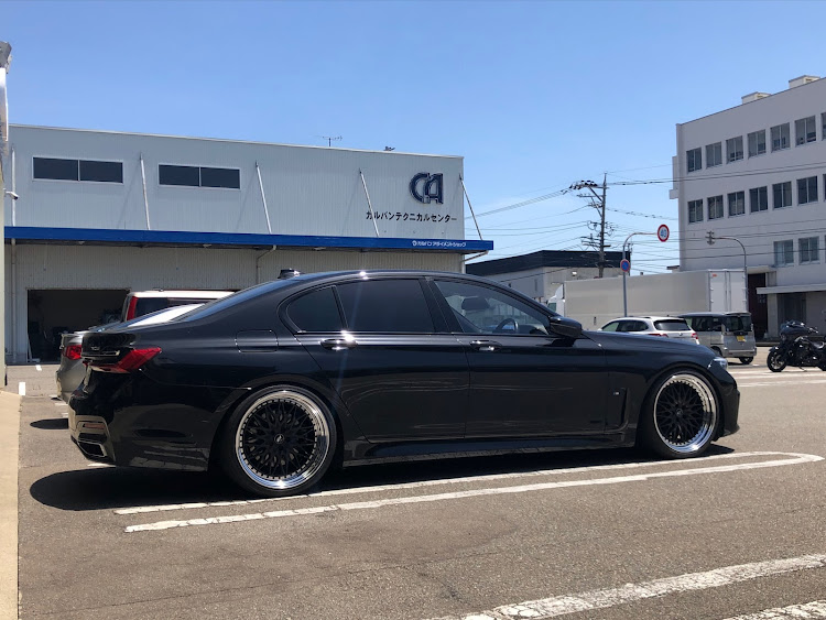 7シリーズの深リムメッシュ・ピアスボルト交換・リム交換・保証修理・i4designに関するカスタム事例の投稿画像1枚目