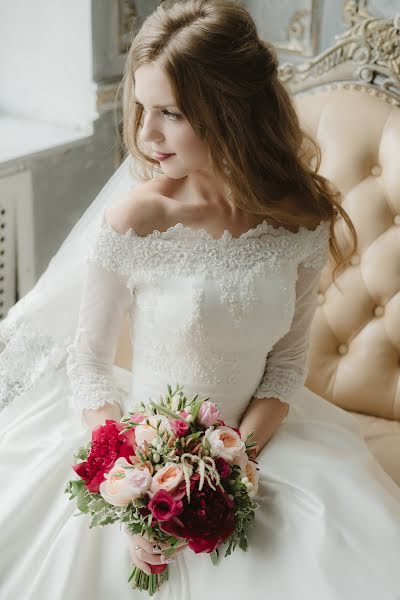 Wedding photographer Arina Miloserdova (miloserdovaarin). Photo of 13 July 2017