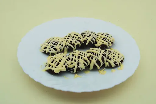 Dark And White Chocolate Pancake