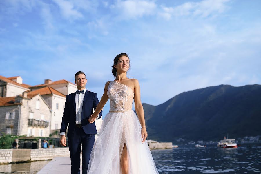 Fotografo di matrimoni Maksim Mota (monte). Foto del 30 ottobre 2021