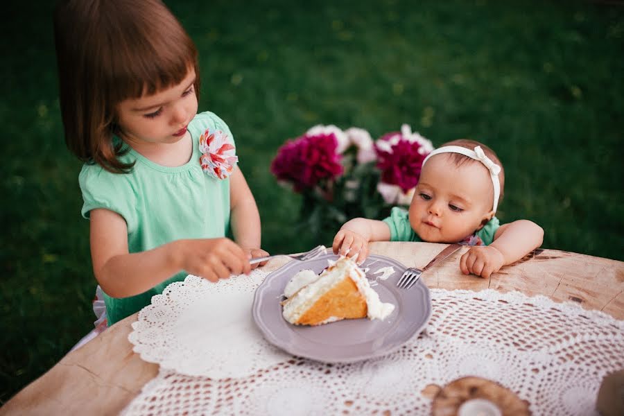 Wedding photographer Oksana Zakharchuk (youllow). Photo of 29 May 2014