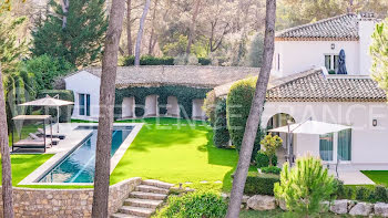 villa à Mougins (06)