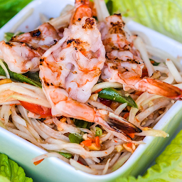 Som Tum (Papaya Salad)