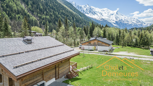 Maison avec piscine et jardin 3