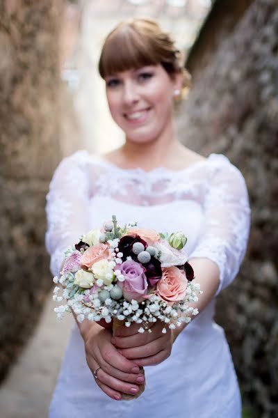 Fotografo di matrimoni Krisztina Kaposvári (kaposvarikriszta). Foto del 18 settembre 2017