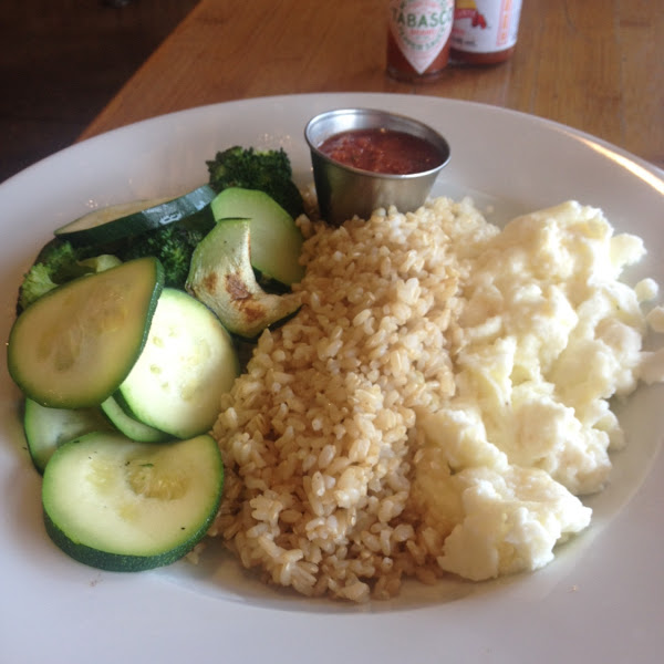 Scrambled egg whites, rice, broccoli&zucchini breakfast