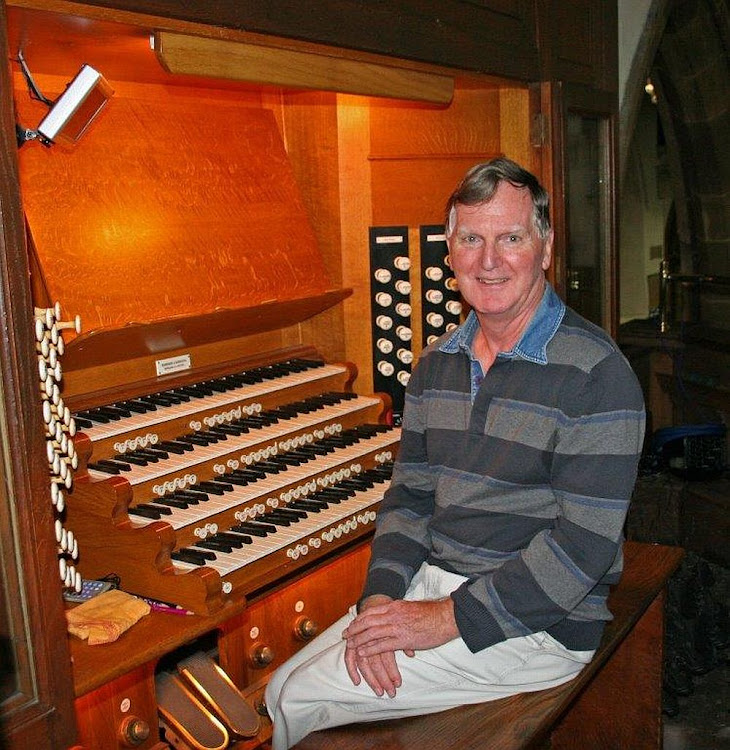 Organist Tim Lees