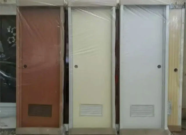 Pintu kamar mandi plastik