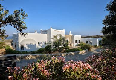 Villa with pool and garden 2