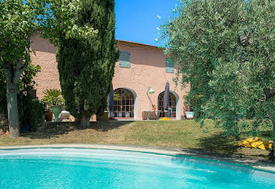 Corps de ferme avec jardin et piscine 13