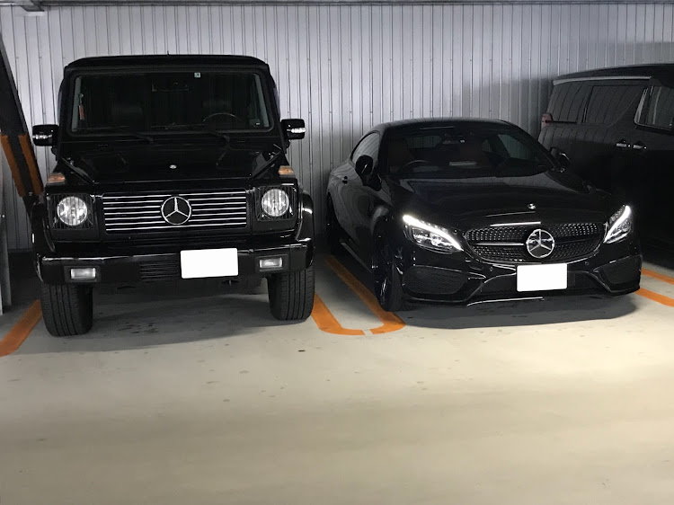 Cクラス クーペのC205・ゴーストフィルム・赤革シート・勝手にコラボに関するカスタム事例の投稿画像1枚目