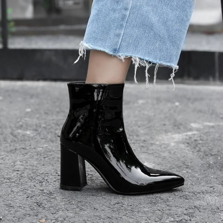 Title 4, Gold- und silberfarbene Kurzstiefel mit breitem...