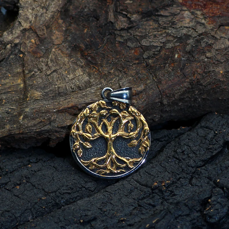 Roestvrijstalen heren ketting met gouden geluksboom hanger, een stijlvol sieraad voor geluk en een positieve uitstraling.