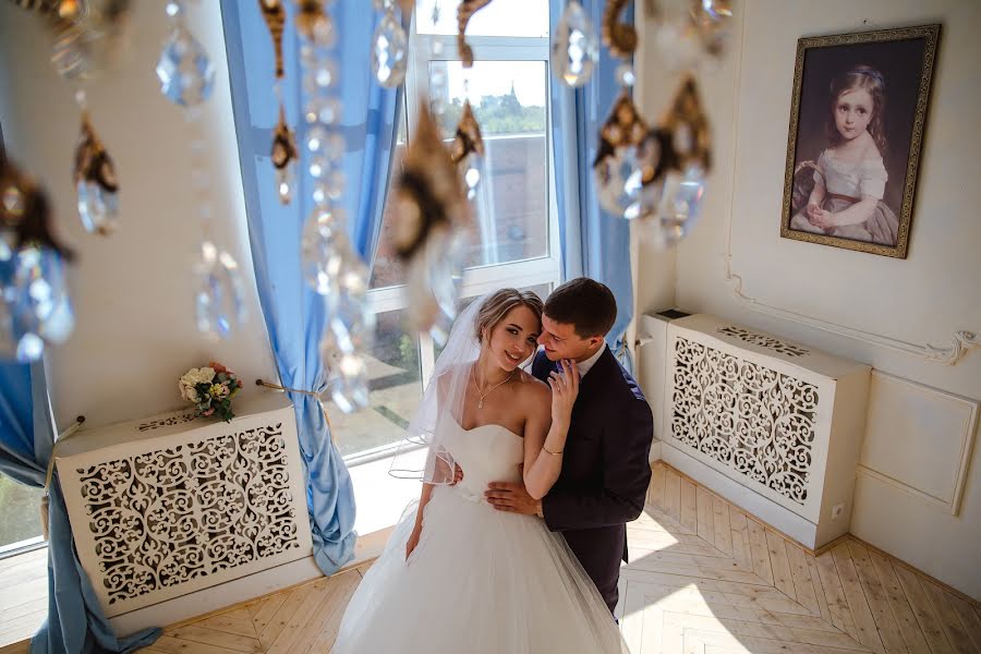 Fotógrafo de casamento Elena Topanceva (elentopantseva). Foto de 14 de outubro 2018