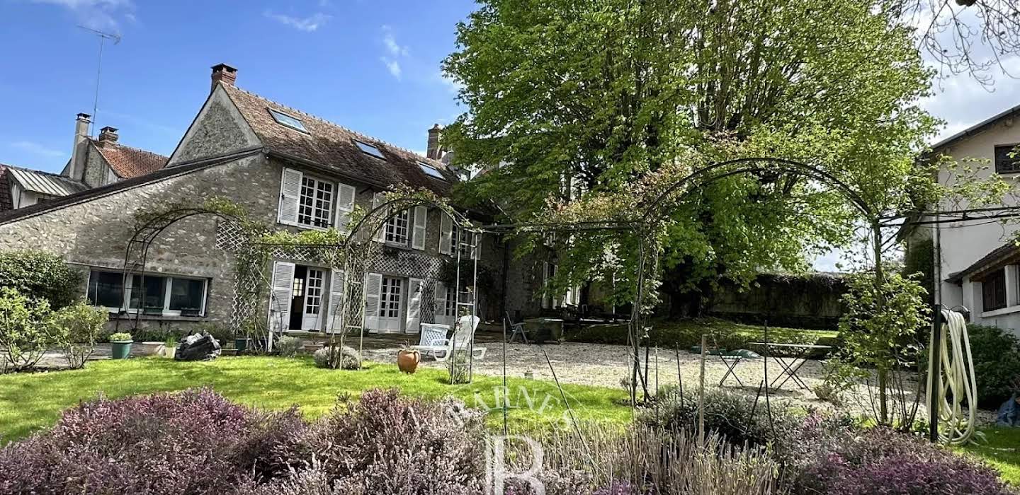 House with pool Janville-sur-Juine (91)