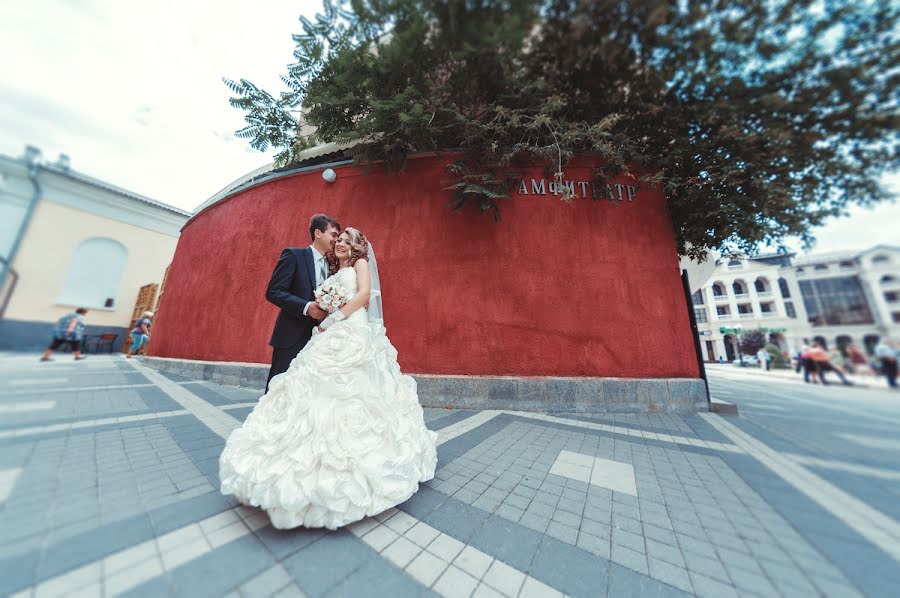 Wedding photographer Enver Islyamov (isliamov). Photo of 11 April 2013