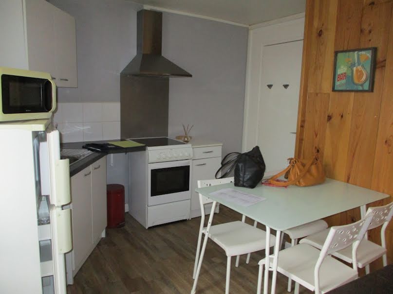 Location meublée appartement 2 pièces 35 m² à Saint-Yrieix-la-Perche (87500), 410 €