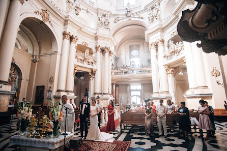 Fotógrafo de casamento Taras Noga (taraskin777). Foto de 7 de abril 2021