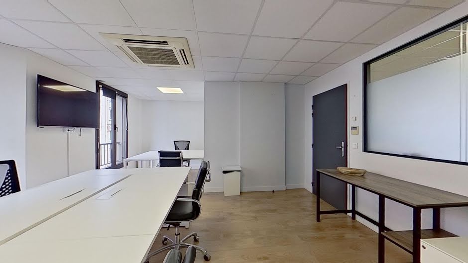 Location  locaux professionnels  22 m² à Paris 17ème (75017), 3 600 €