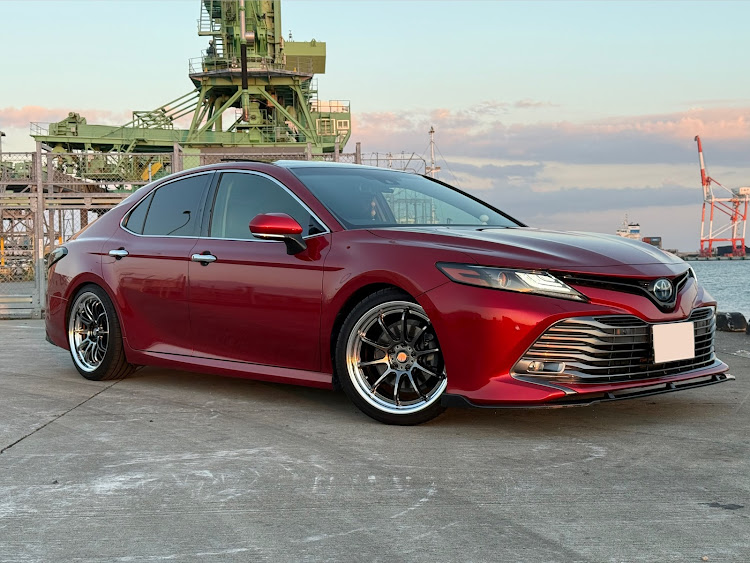 カムリの70カムリ・海と愛車・エモーショナルレッド・ZR10 2P・夕方撮影に関するカスタム事例の投稿画像2枚目
