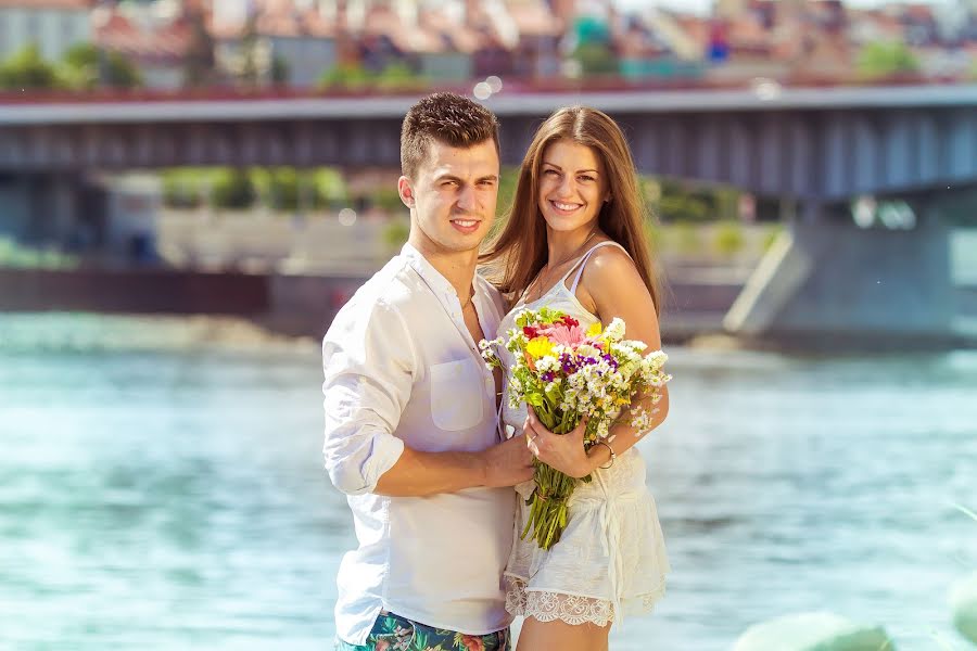 Fotógrafo de casamento Yana Chertkova (ianachertkova). Foto de 10 de abril 2016