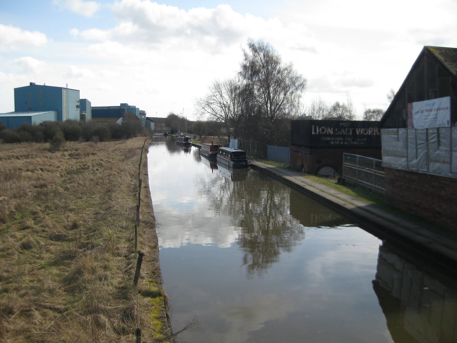 I love the canals around here