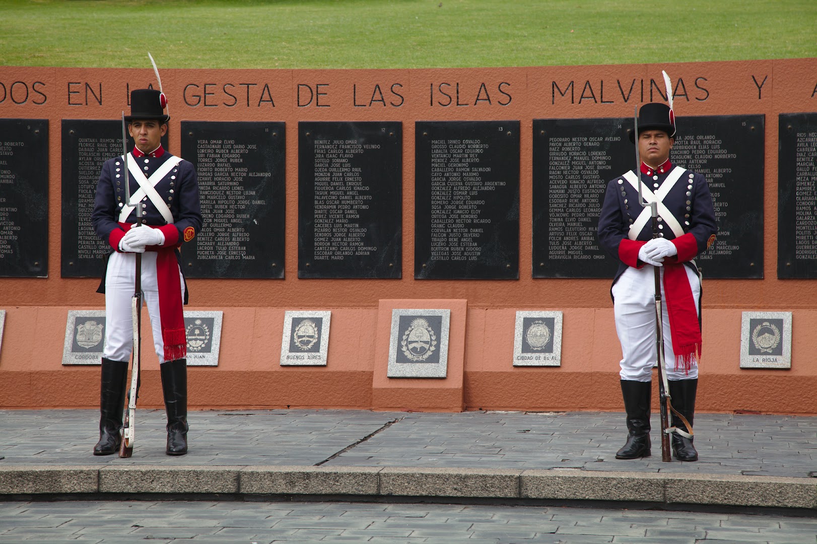 Another Las Malvinas monument. The was now is regarded to be one of the stupidest in the history