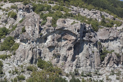 Скалните ниши край с.Дъждовница