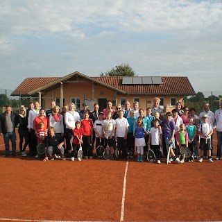 Gruppenfoto aller Teilnehmer u...