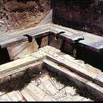 Thermes : latrines