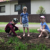 Po jídle jedna klidová hra (kuličky).