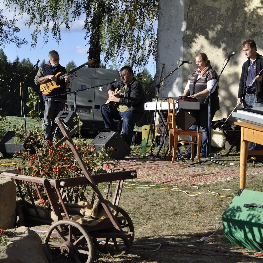 Svatováclavské jeřabinobraní - ...