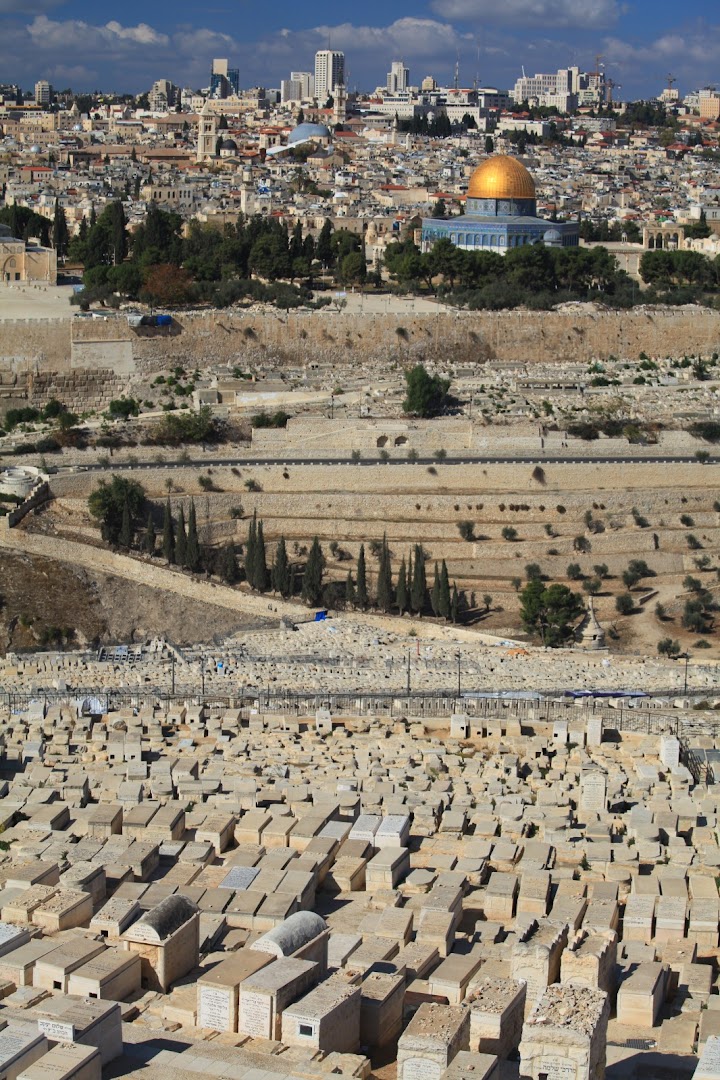 Endless cemetery - the Jews buried here will be the first to ascend to the Heaven