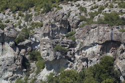 Скалните ниши край с.Дъждовница