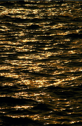 35420011 - Waves in Sunset Light; Autumn, 1993; Hong Kong, Pok Fu Lam