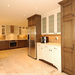 Kitchen floor finished with ceramic tiles