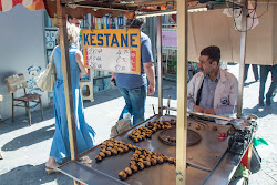 Печени кестени в Истанбул изглежда може да се купят по всяко време