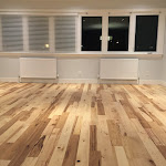 Livingroom's prefinished hardwood floor (Hickory)